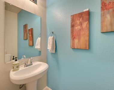 7702 Dylan Dr - Photo Thumbnail 10