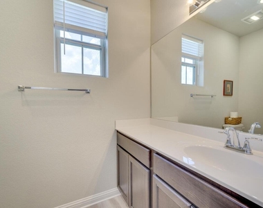 7702 Dylan Dr - Photo Thumbnail 12