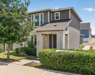 7702 Dylan Dr - Photo Thumbnail 25