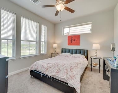 7702 Dylan Dr - Photo Thumbnail 11