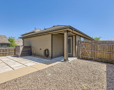 2108 Langdale Ln - Photo Thumbnail 11