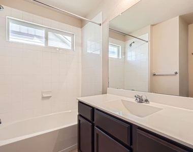 2108 Langdale Ln - Photo Thumbnail 9