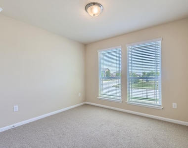 2108 Langdale Ln - Photo Thumbnail 7