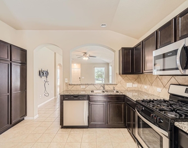 2108 Langdale Ln - Photo Thumbnail 4