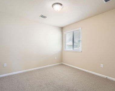 2108 Langdale Ln - Photo Thumbnail 8