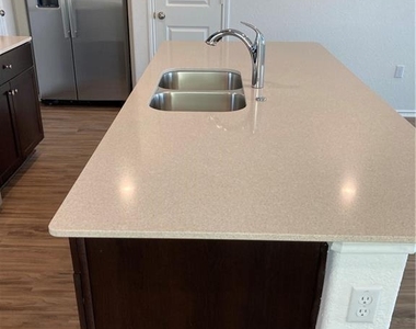 7204 Dancing Wind Ln - Photo Thumbnail 10