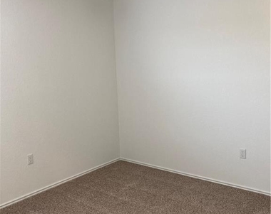 7204 Dancing Wind Ln - Photo Thumbnail 27