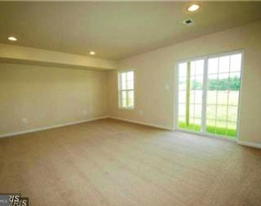 1818 Encore Terrace - Photo Thumbnail 4