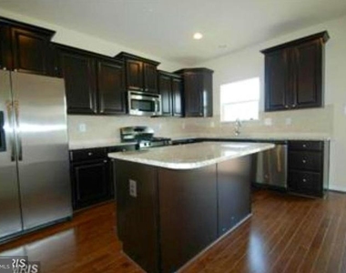 1818 Encore Terrace - Photo Thumbnail 2