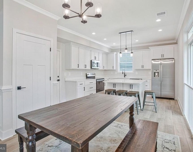 1316 Juniper Street - Photo Thumbnail 8