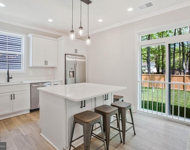 1316 Juniper Street - Photo Thumbnail 12