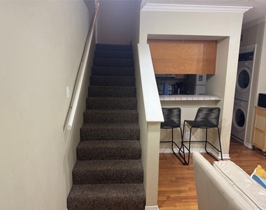 2510 San Gabriel St - Photo Thumbnail 2