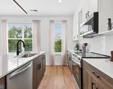2842 Azimuth Lane - Photo Thumbnail 4