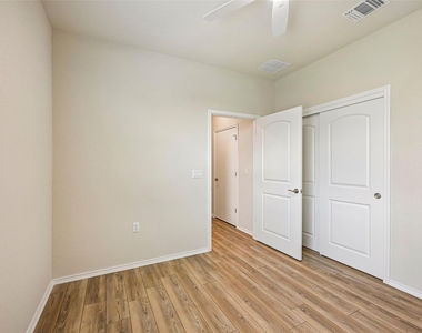 401 Yorktown St - Photo Thumbnail 26
