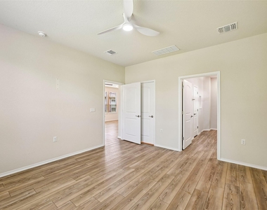 401 Yorktown St - Photo Thumbnail 18