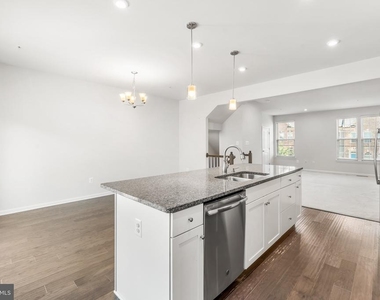 2657 Richmond Way - Photo Thumbnail 13