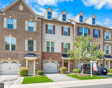 2657 Richmond Way - Photo Thumbnail 1