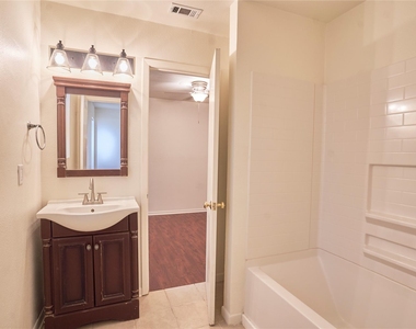 23393 Nameless Rd - Photo Thumbnail 9