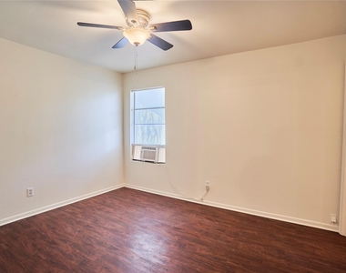 23393 Nameless Rd - Photo Thumbnail 6