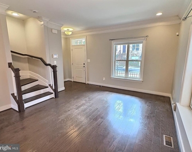 2179 Half Moon Place Ne - Photo Thumbnail 4
