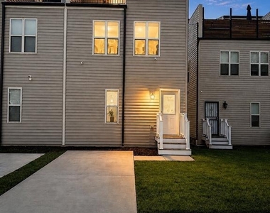 2179 Half Moon Place Ne - Photo Thumbnail 28