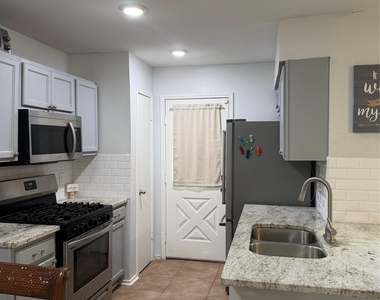 16010 Fitchburg Cir - Photo Thumbnail 5