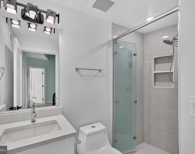 1650 Columbia Road Nw - Photo Thumbnail 6