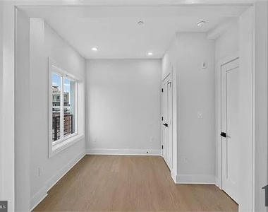 1650 Columbia Road Nw - Photo Thumbnail 4