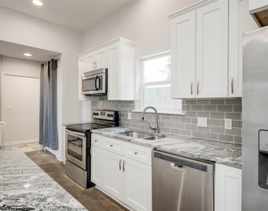 811 Gunter St - Photo Thumbnail 7