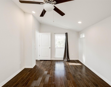 811 Gunter St - Photo Thumbnail 19