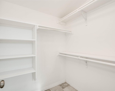 811 Gunter St - Photo Thumbnail 24