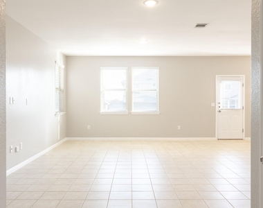 245 Pearl Way - Photo Thumbnail 5