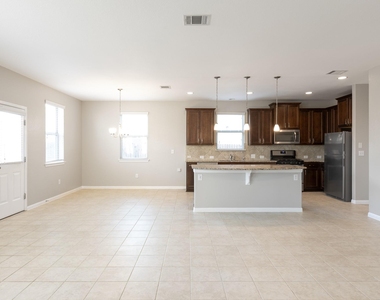 245 Pearl Way - Photo Thumbnail 7