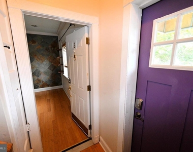 550 Hobart Place Nw - Photo Thumbnail 2