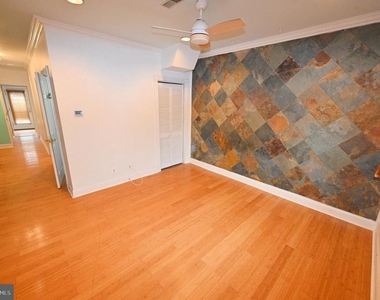 550 Hobart Place Nw - Photo Thumbnail 3