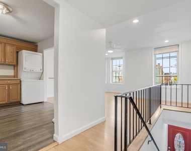 814 11th Street Ne - Photo Thumbnail 1