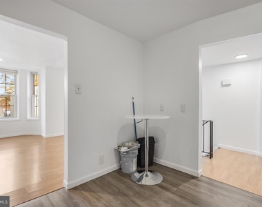 814 11th Street Ne - Photo Thumbnail 3