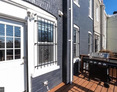 444 Kenyon Street Nw - Photo Thumbnail 24