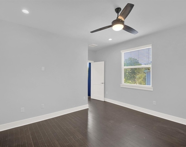 6902 Carver Ave - Photo Thumbnail 23