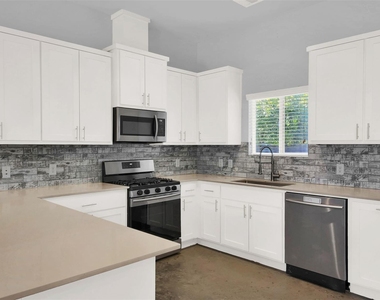 6902 Carver Ave - Photo Thumbnail 6