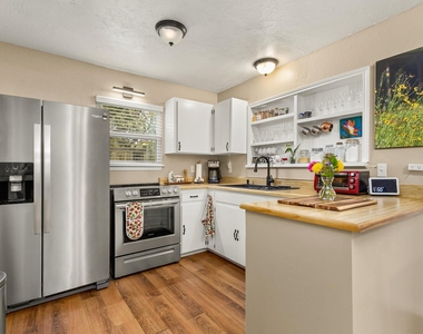 467 Burr Oak Ln - Photo Thumbnail 7