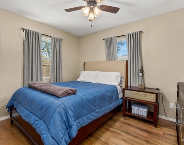 467 Burr Oak Ln - Photo Thumbnail 12