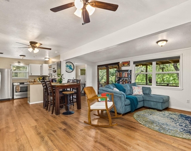 467 Burr Oak Ln - Photo Thumbnail 4