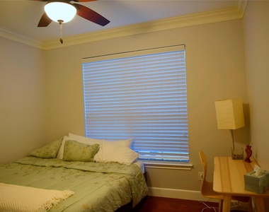 7701 Rialto Blvd - Photo Thumbnail 21