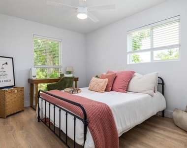 11911 Hornsby St - Photo Thumbnail 29