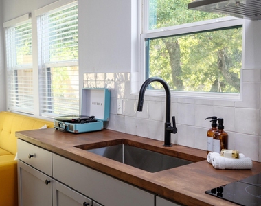 11911 Hornsby St - Photo Thumbnail 21