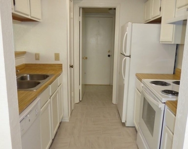 9102 Sanger Dr - Photo Thumbnail 6