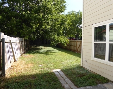 9102 Sanger Dr - Photo Thumbnail 18