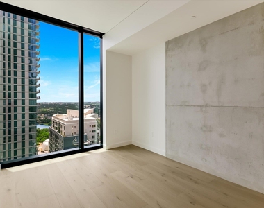 610 Davis St - Photo Thumbnail 9