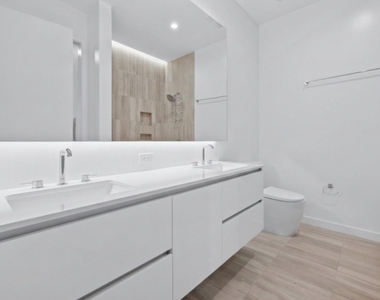 313 W 17th St - Photo Thumbnail 8